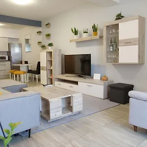 Spacious With Free Private Parking , Pula Chorwacja
