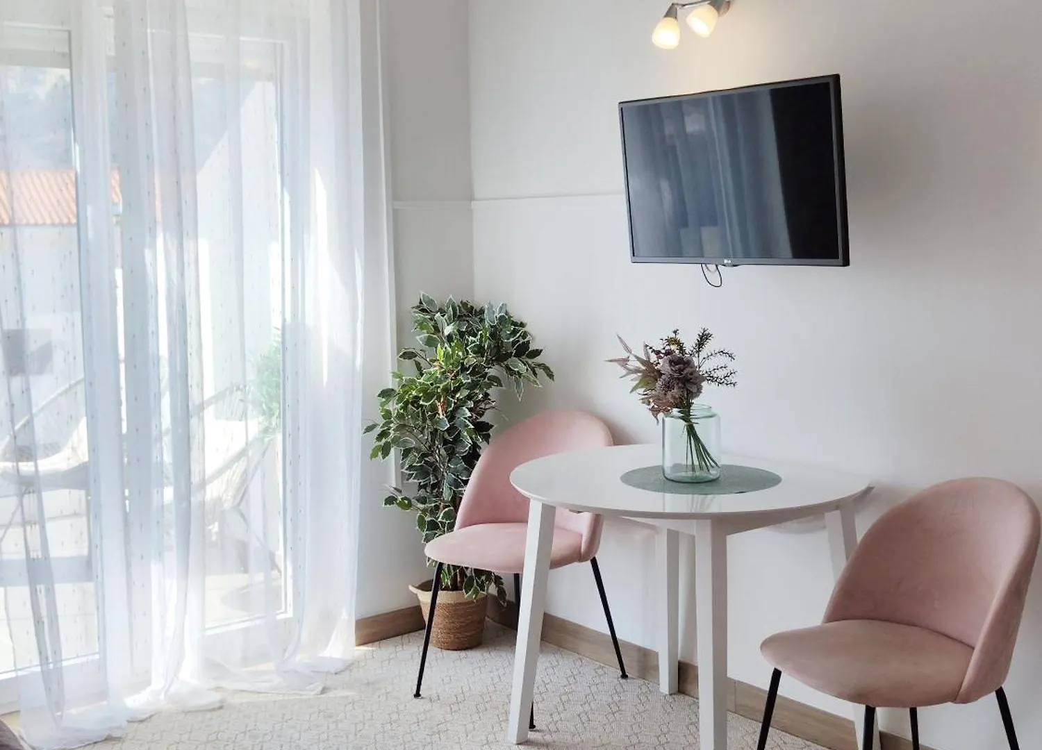 King'S Apartment Baska